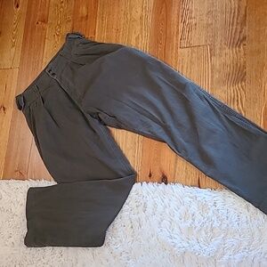 Imogene + Willie Diana Pleated Olive Herringbone Chino wide leg pants size 30